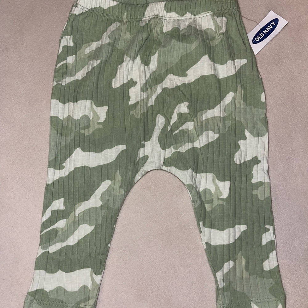 Old Navy Kids‎ Camo Leggings